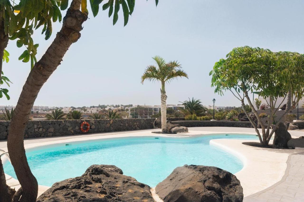 Apartamento Om Con Piscina Y Vistas Al Mar Appartement Costa Teguise Buitenkant foto