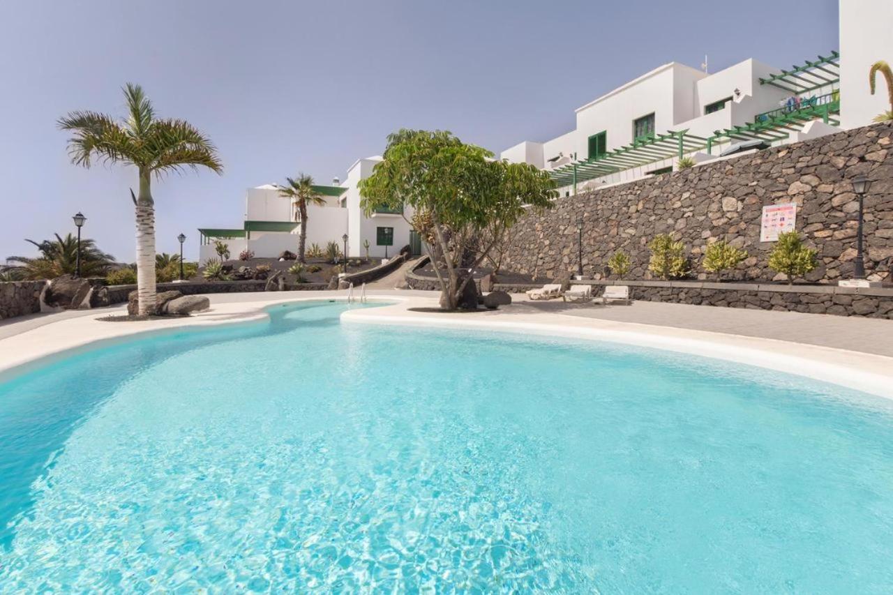 Apartamento Om Con Piscina Y Vistas Al Mar Appartement Costa Teguise Buitenkant foto